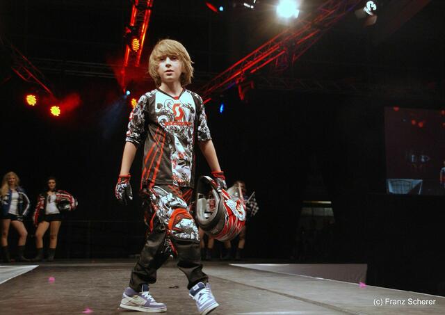 Friedberg (Bayern) - Hair & Fashion 2011 - Colors