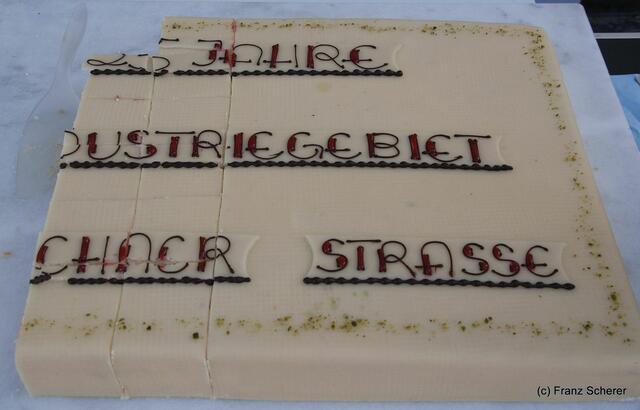 25 Jahre Gewerbegebiet Münchner Straße - Jedes Fest braucht seine Torte