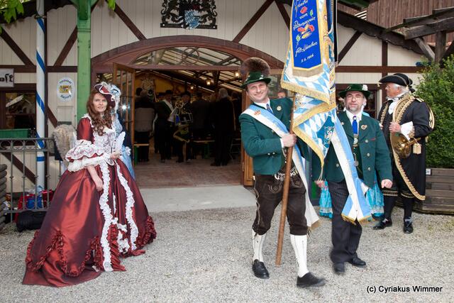 Auszug nach dem Gottesdienst im Zelt bei der Ritterschwemme | Foto: Quelle: Cyriakus Wimmer