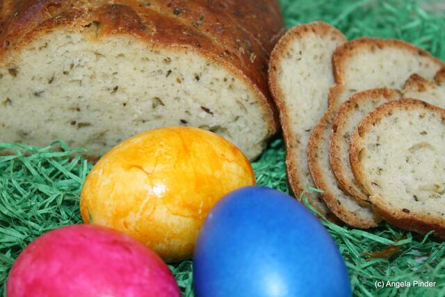 So sieht das Innenleben vom Kräuterbrot aus.