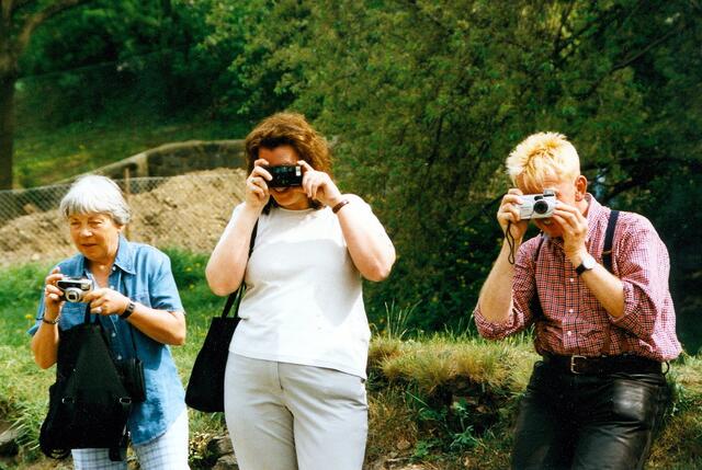 Warum nicht mal ein Foto von den Fotografen? Ob sie dabei auch noch singen?