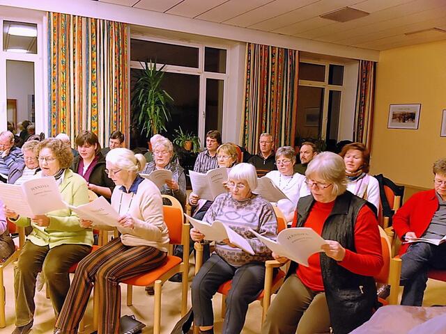 Konzentration bei der Chorprobe ...