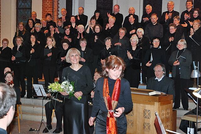 2010: Strahlende Gesichter nach dem hervorragenden Konzert in der Johannes der Täufer Kirche in Uetze