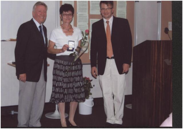 v.l.: Präsident der Bayer. Krebsgesellschaft Prof. Dr. med. Reiner Hartenstein, Gudrun Krumschmidt, Geschäftsführer/Beratungsstellenleiter Markus Besseler | Foto: Gudrun Krumschmidt