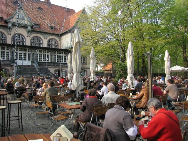 Im Frühjahr zieht es die Hannoveraner in die Biergärten.
