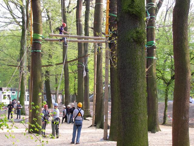 Nebenan gehts in den Klettergarten.