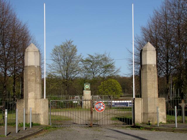 Bevor das Niedersachsenstadion gebaut wurde, hatten die Roten im Eilenriedestadion ihre Heimstatt.