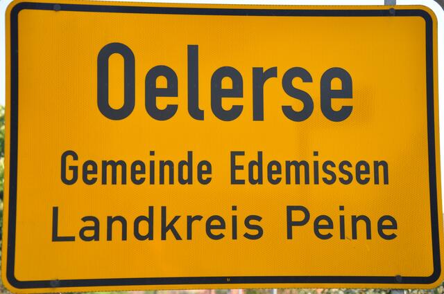 Das aktuelle Ortsschild von Oelerse