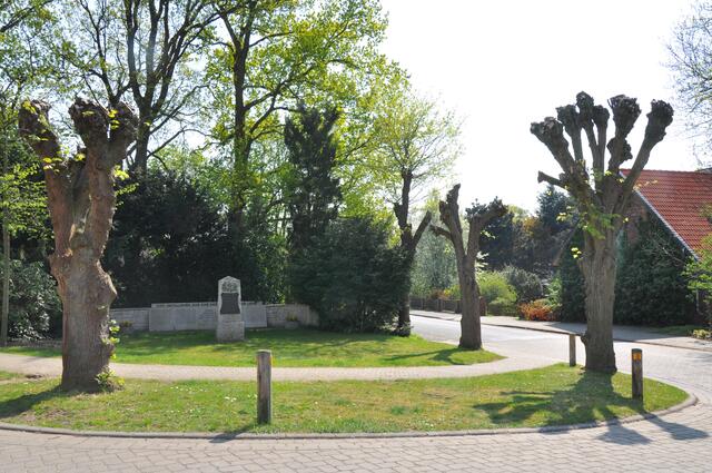 Öffentliche Einrichtungen im Ort: Dorfgemeinschaftshaus mit Mehrzweckhalle, Friedhof, Feuerwehrhaus, Kinderspielplatz,