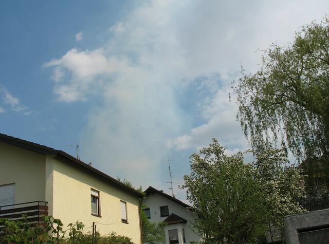Die Rauchsäule, etwa 1 bis 2 km nördöstlich von mir.