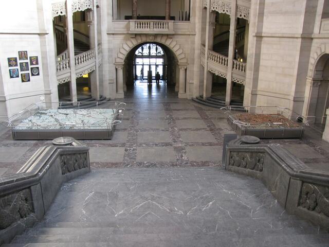 An den Stadtmodellen im Rathaus kann man sehr gut erkennen, wie schwer Hannover bei den Luftangriffen zerstört wurde.