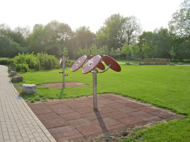 So, nun verlassen wir den Fuchsbach-Park wieder. Tschüß!