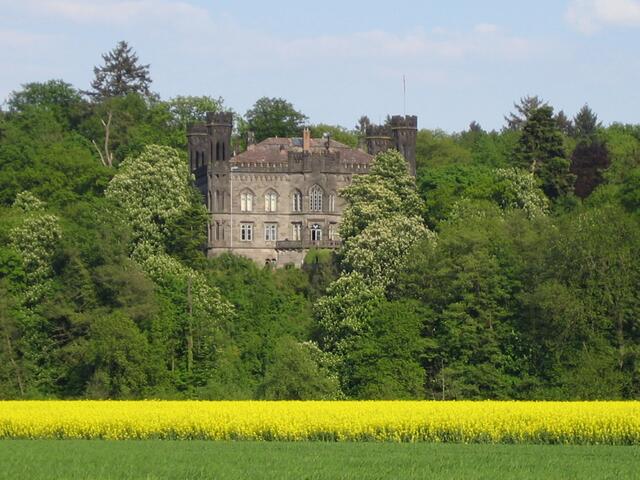 Schloss Friedelhausen zwischen Sichertshausen und Lollar