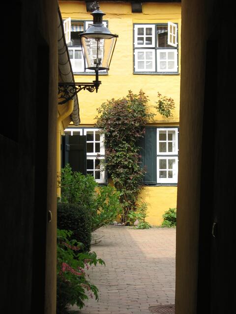 Hinterhofidylle in Lübeck  (©Katja Woidtke)