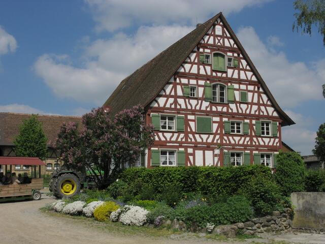 Bei der Abfahrt vom Bauernhof.
