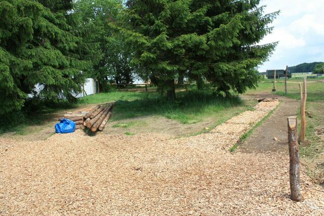 07.06.2010: Der Barfußpfad wurde schon abgebaut.