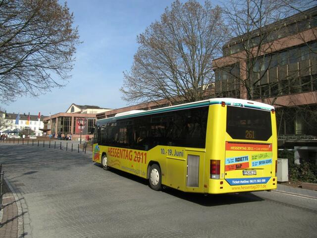 Vor dem Bad Homburger Kurhaus (12.3.2011)