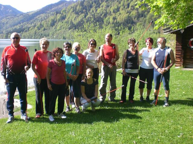 v.l. Franz, Eva, Traudl, Ina, Dorothee, Judith, Achim (Trainer), Ulrike, Claudia, Sepp, v.kn. Steffi