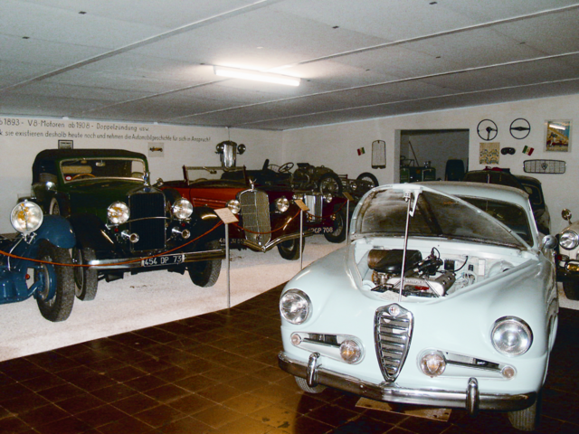 Automobil-Veteranen-Salon Gundelfingen a.d.Donau, Delage - Hispano Suiza - Talbot - Unic etc., Fahrzeuge von Herstellern, denen das Können wichtiger war als der Commerz. Automobile, die der Nachwelt nur in einem einzigen Exemplar erhalten geblieben sind. Geöffnet von Ostern bis Mitte Oktober, täglich von 9 bis 17 Uhr, Tel. 09073.2575 in der Bächinger Straße