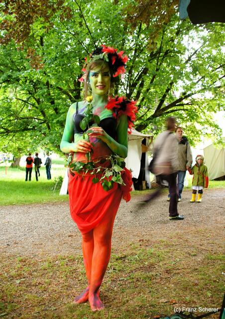4. Elfenfestival Blumenthal - Vom Mensch zur Elfe verwandelt von Bodypainterin Claudia-Maria