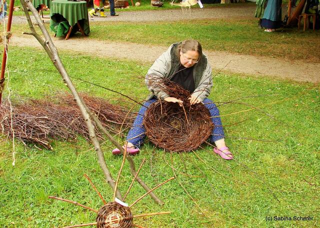 4. Elfenestival Blumenthal - Holzarbeit am Elfenweg