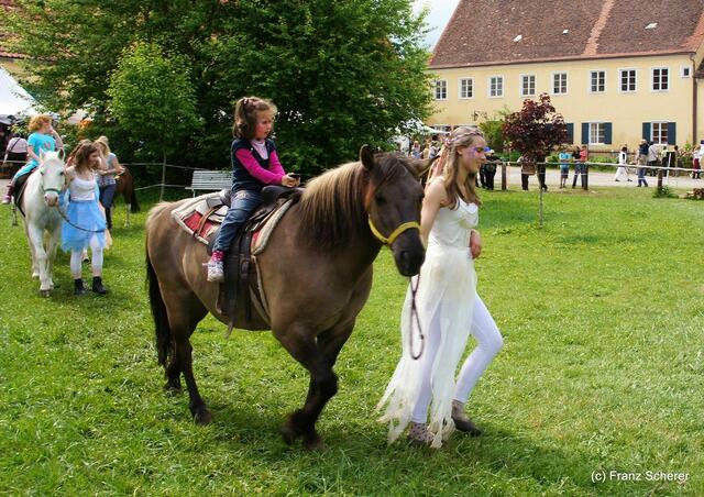 4. Elfenfestival Blumenthal - Reiten auf Ponys von Peters Ponyhof