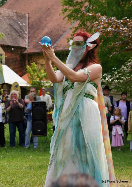 4. Elfenfestival Blumenthal - Christine mit einem bezaubernden Elfentanz