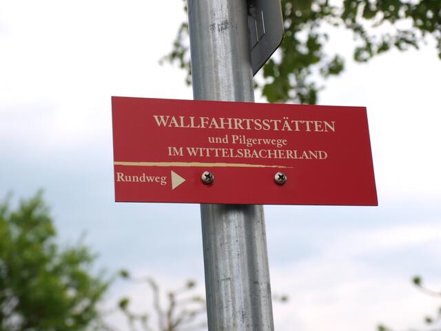 Die Beschilderung erleichtert die Orientierung