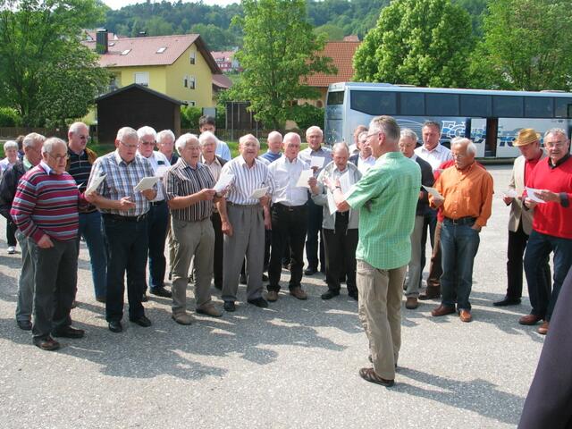 Der MGV Nordendorf unter Eugen Hurler brachte dem Jubilar ein Ständchen dar.