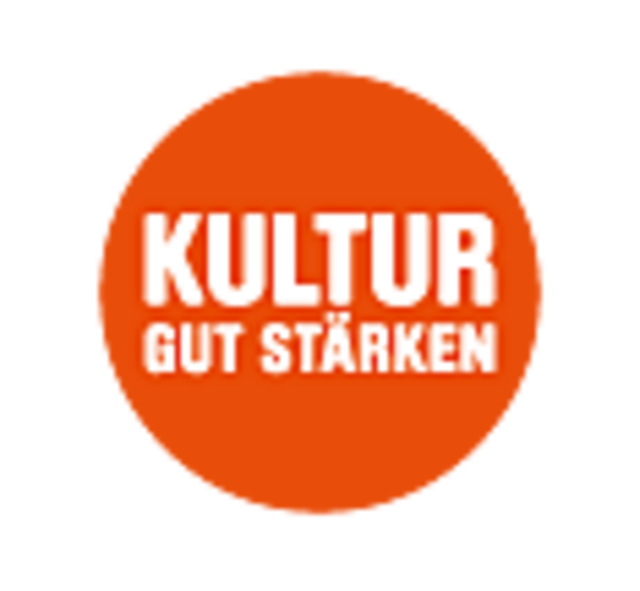 "Kultur gut Stärken" das Motto des Deutschen Kulturrates zum Aktionstag 21. Mai 2011. Künstlerin Susanne Schumacher führt an diesem Tag persönlich durch die Ausstellung "Die Romantik lebt" im Rathaus I, in Burgdorf, Marktstraße 55.