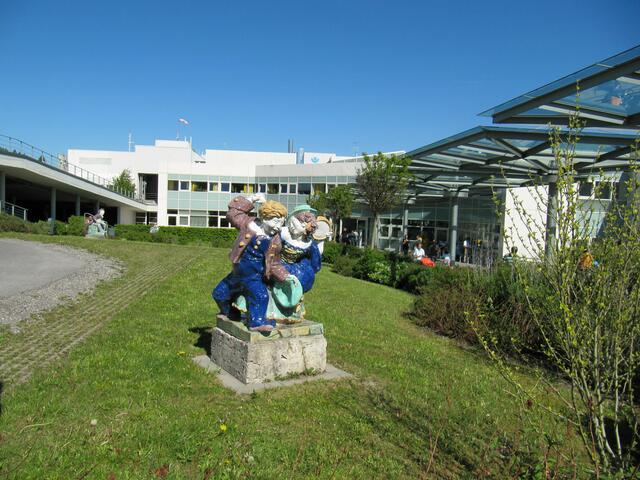 Parkhaus und Eingangsbereich!