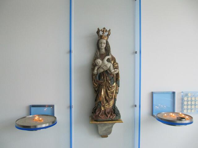 ... vielen hilft das Gebet in der Kapelle ...