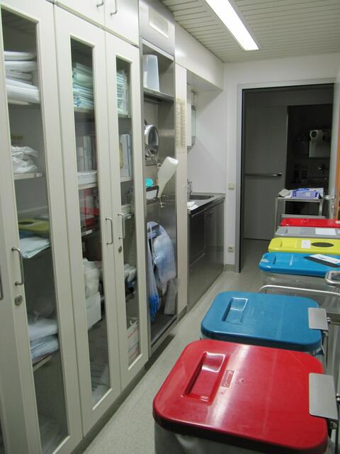 ... pro Krankenzimmer gibt es diesen Versorgungsbereich!