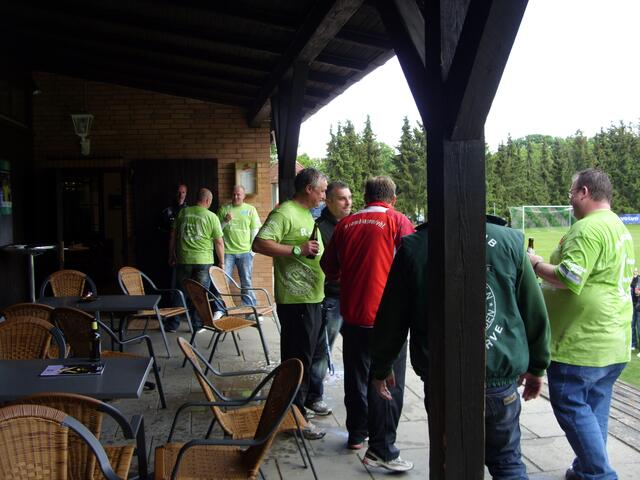 Drei Trainer unter sich: Alf Miener, RSE U23; Michael Hoffmeister, TSV Engensen und Kurt Becker, Chefcoach RSE