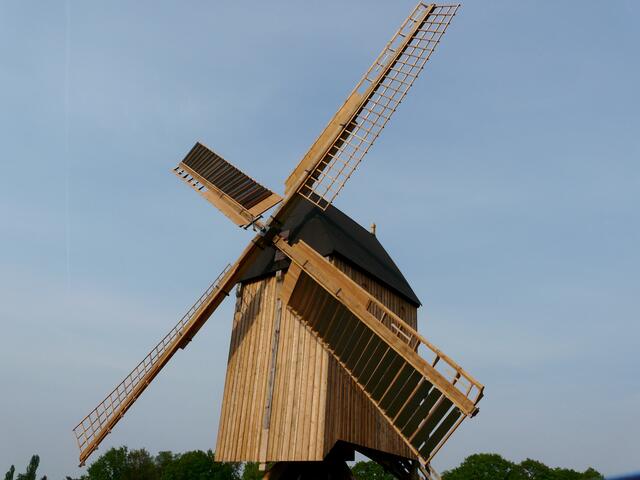 Bockwindmühle Wettmar - Burgwedel (http://www.myheimat.de/burgwedel/kultur/die-bockwindmuehle-in-wettmar-burgwedel-d1731759.html)
