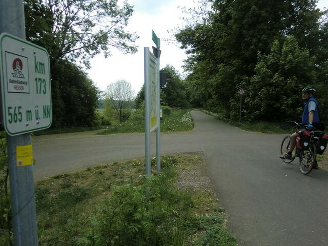 565 Meter hoch: Bei Hartmannshain ist die höchste Stelle der Tour erreicht. Hier beginnt und endet auch die Hanau-Schleife.
