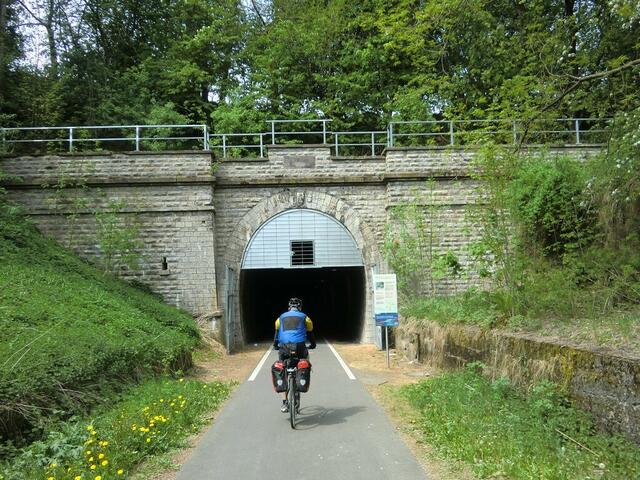 Einfahrt in den Milsenburgtunnel.