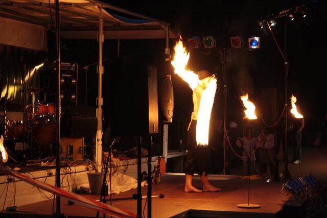 die Feuershow am Abend .....