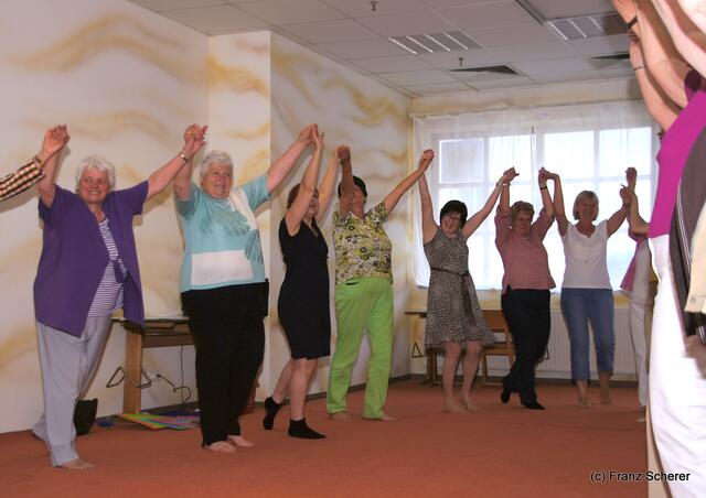 Friedberger Kneipp-Gesundheitstag am 21.05.2011 - Lach-Yoga mit Marie Brandmeir-Zettl - Lachen ohne Grund ist kerngesund!