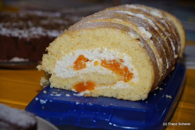 Friedberger Kneipp-Gesundheitstag am 21.05.2011 - Zum Kaffe hatten viele Vereinsmitglieder leckere Süßspeisen gebacken