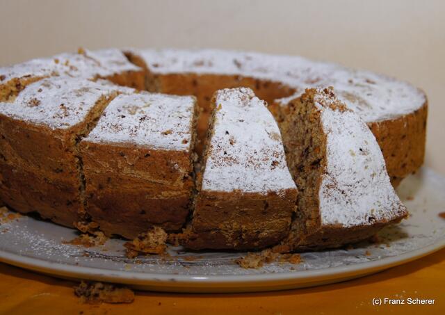 Friedberger Kneipp-Gesundheitstag am 21.05.2011 - Zum Kaffe hatten viele Vereinsmitglieder leckere Süßspeisen gebacken