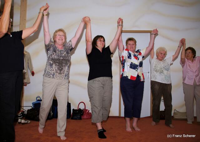 Friedberger Kneipp-Gesundheitstag am 21.05.2011 - Lach-Yoga mit Marie Brandmeir-Zettl - Lachen ohne Grund ist kerngesund!