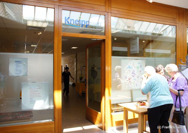 Einladendes Ambiente: Der Kneipptreff des Kneipp-Verein Friedberg e.V. im Brunnenhof