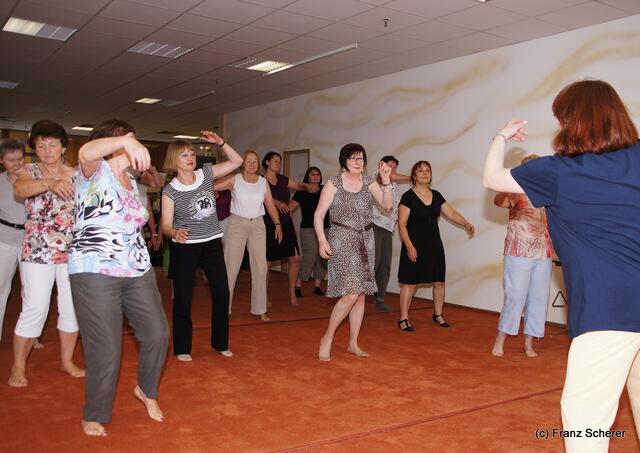 Friedberger Kneipp-Gesundheitstag am 21.05.2011 - Uschi Seyler lädt ein zum Energy Dance