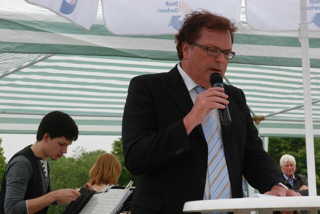 kriegsgräber u. gefangenenlager in Osterwald   05  bürgermeister Heuer