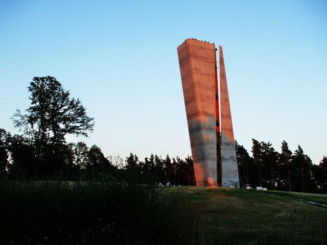 Ausichtsturm auf dem Mittelberg zur Sommersonnenende 2010