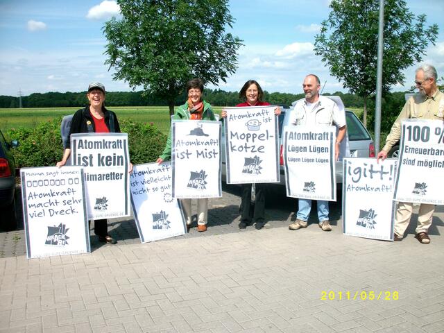 Isernhagener Grüne mit den Plakaten von www.100-gute-gruende.de