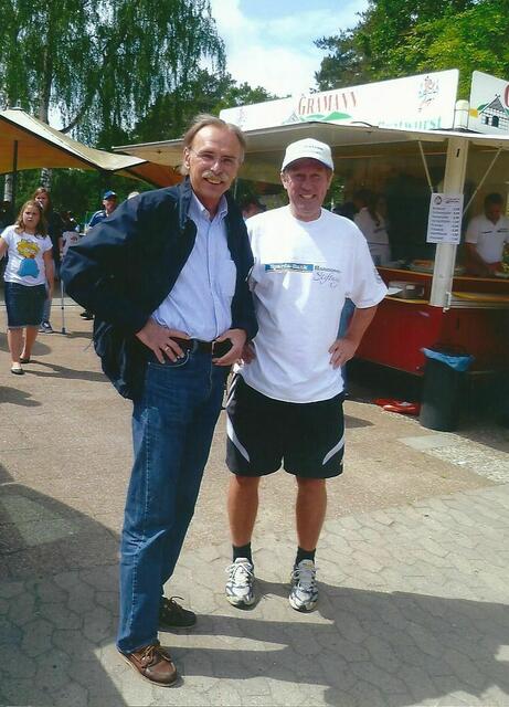 Auch Peter "Feile" Hayduk, früher 96-Spieler, jetzt Co-Trainer RSE (links) und Reinhold Fanz, früher 96-Trainer, wurden gesichtet