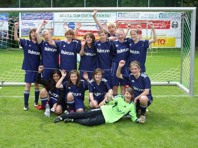 Japan (TSV Limmer) jubelt über den 3. Platz.