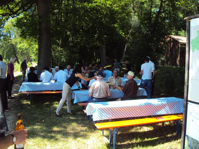 .. bei schönem und warmen Wetter waren die Schattenplätze sehr gefragt ..